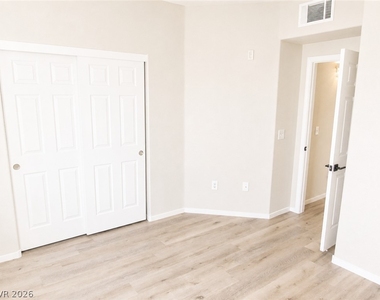 7115 S Durango Drive - Photo Thumbnail 15