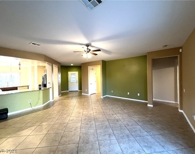 4205 Gliding Gulls Avenue - Photo Thumbnail 7