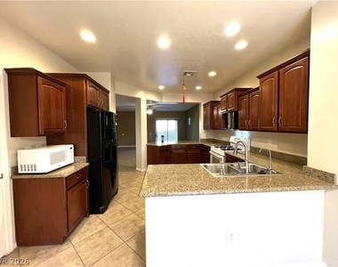 4205 Gliding Gulls Avenue - Photo Thumbnail 13