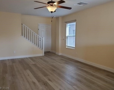 8775 Autumn Teal Avenue - Photo Thumbnail 2