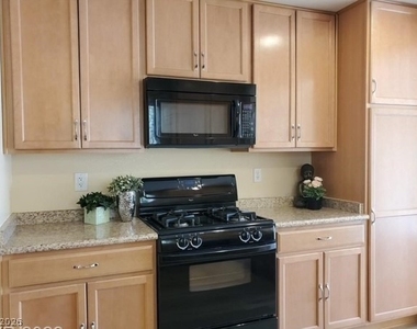 8775 Autumn Teal Avenue - Photo Thumbnail 8