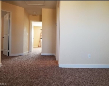 8775 Autumn Teal Avenue - Photo Thumbnail 11
