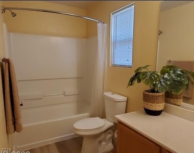 8775 Autumn Teal Avenue - Photo Thumbnail 19