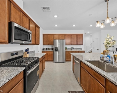 7411 Legacy Point Street - Photo Thumbnail 4