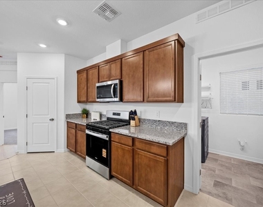 7411 Legacy Point Street - Photo Thumbnail 23
