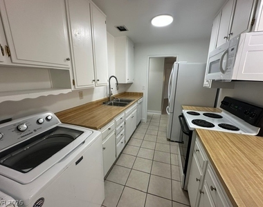 3322 S Pecos Road - Photo Thumbnail 7
