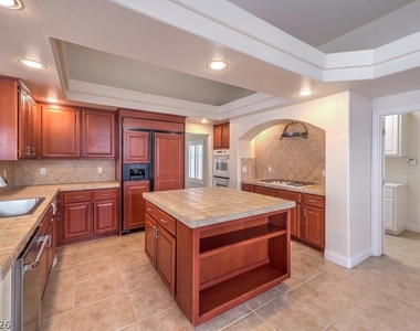 6299 Pale Pavilion Avenue - Photo Thumbnail 15