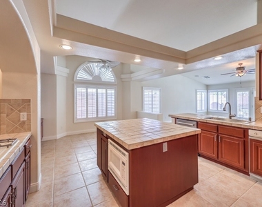 6299 Pale Pavilion Avenue - Photo Thumbnail 16