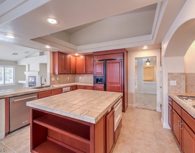 6299 Pale Pavilion Avenue - Photo Thumbnail 14