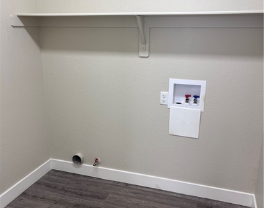 8711 Harwich Avenue - Photo Thumbnail 14