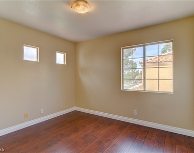 2069 Sapphire Valley Avenue - Photo Thumbnail 8