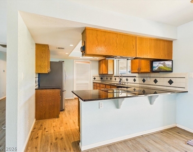 881 E Calvada Boulevard - Photo Thumbnail 14