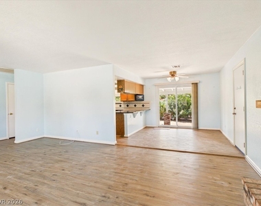 881 E Calvada Boulevard - Photo Thumbnail 7