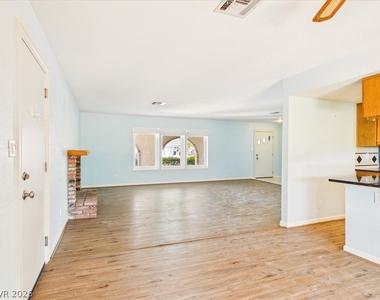 881 E Calvada Boulevard - Photo Thumbnail 12