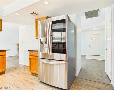 881 E Calvada Boulevard - Photo Thumbnail 18