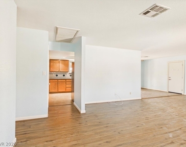 881 E Calvada Boulevard - Photo Thumbnail 4