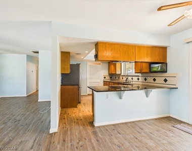 881 E Calvada Boulevard - Photo Thumbnail 10