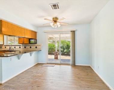 881 E Calvada Boulevard - Photo Thumbnail 11