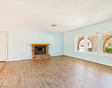 881 E Calvada Boulevard - Photo Thumbnail 5