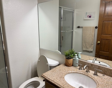 7815 Windward Road - Photo Thumbnail 5