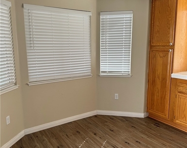 5904 Alimar Drive - Photo Thumbnail 4