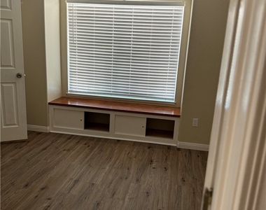 5904 Alimar Drive - Photo Thumbnail 5