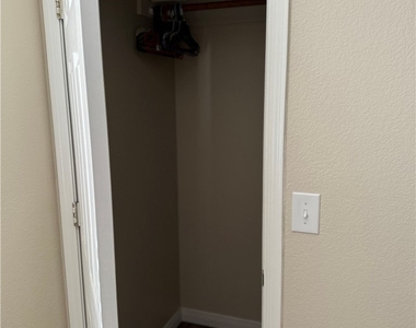 5904 Alimar Drive - Photo Thumbnail 12