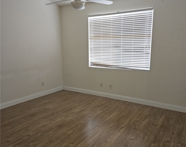 9901 Trailwood Drive - Photo Thumbnail 5