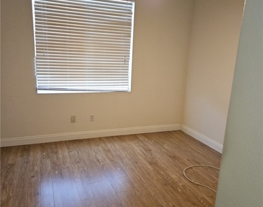 9901 Trailwood Drive - Photo Thumbnail 7