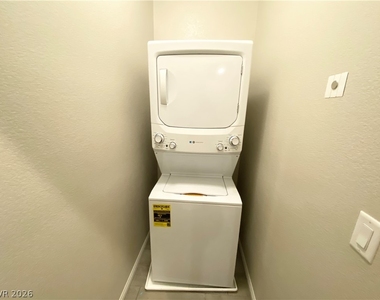 536 Celebratory Place - Photo Thumbnail 11