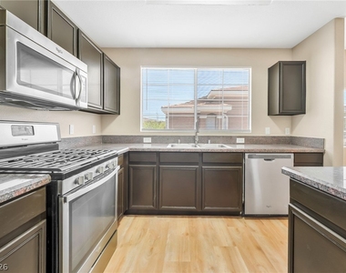 830 Carnegie Street - Photo Thumbnail 5