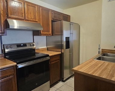 1361 E University Avenue - Photo Thumbnail 3