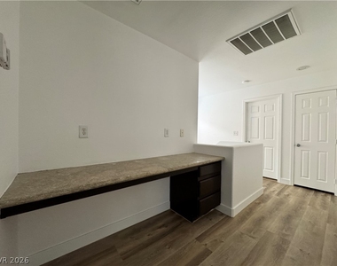 3532 Enchanted Mesa Court - Photo Thumbnail 17