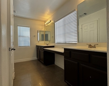 3532 Enchanted Mesa Court - Photo Thumbnail 23