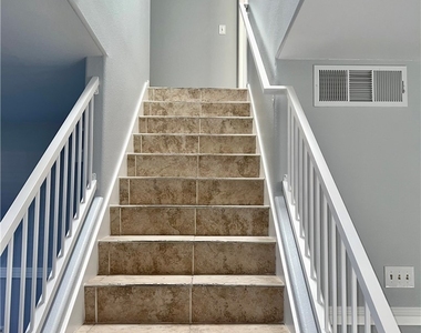 1624 Coyote Run Drive - Photo Thumbnail 9