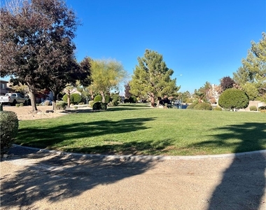 1624 Coyote Run Drive - Photo Thumbnail 19