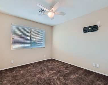 7624 Desert Largo Avenue - Photo Thumbnail 15