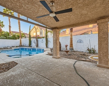7624 Desert Largo Avenue - Photo Thumbnail 20
