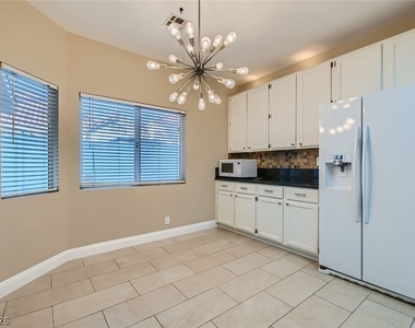 7624 Desert Largo Avenue - Photo Thumbnail 11