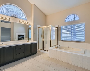 7624 Desert Largo Avenue - Photo Thumbnail 14