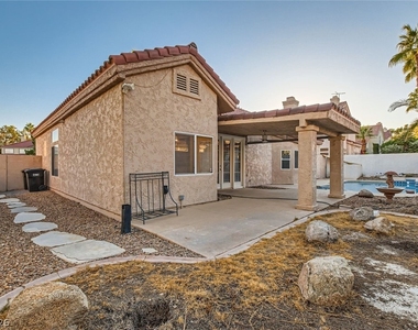 7624 Desert Largo Avenue - Photo Thumbnail 22