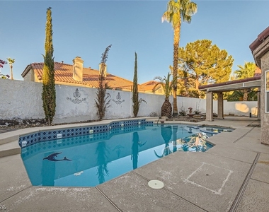 7624 Desert Largo Avenue - Photo Thumbnail 21