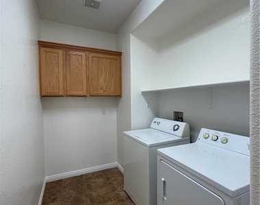 10155 Tait Street - Photo Thumbnail 4