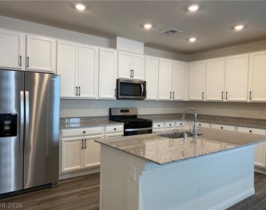 4231 Scarlet Cob Avenue - Photo Thumbnail 6