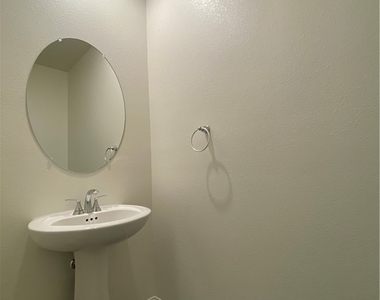 4231 Scarlet Cob Avenue - Photo Thumbnail 20
