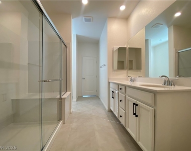 4231 Scarlet Cob Avenue - Photo Thumbnail 31