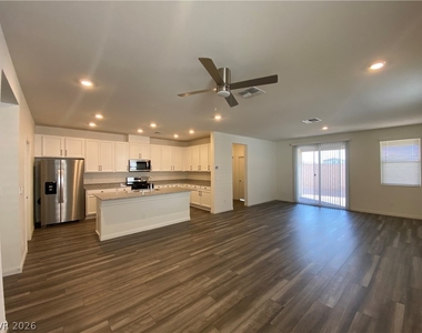 4231 Scarlet Cob Avenue - Photo Thumbnail 2