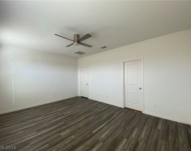 4231 Scarlet Cob Avenue - Photo Thumbnail 26