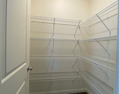 4231 Scarlet Cob Avenue - Photo Thumbnail 23