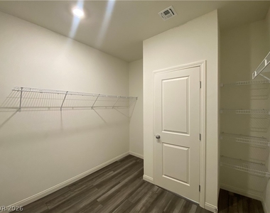 4231 Scarlet Cob Avenue - Photo Thumbnail 34